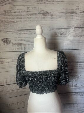 Forever 21 Black Floral Smocked Square-Neck Crop Top Puff Sleeves size medium